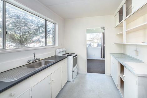 Photo of property in 6 Farrier Grove, Featherston, 5710