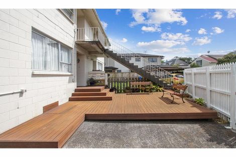 Photo of property in 2/46 Chartwell Avenue, Glenfield, Auckland, 0629