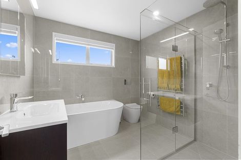 Photo of property in 123 Grovenor Drive, Orewa, 0931