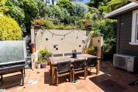 Photo of property in 16 Fortunatus Street, Brooklyn, Wellington, 6021