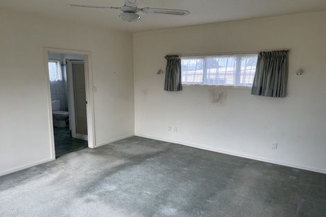 Photo of property in 40 Waimumu Road, Massey, Auckland, 0614