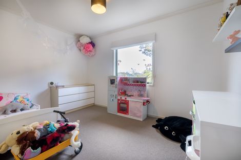 Photo of property in 85 Laingholm Drive, Laingholm, Auckland, 0604