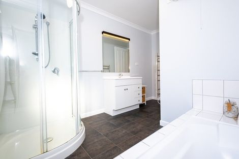 Photo of property in 21 Napier Street, Jervoistown, Napier, 4112