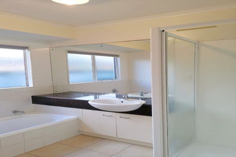 Photo of property in 14 Checkerberry Court, Henderson, Auckland, 0612