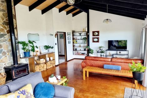 Photo of property in 43 Field Way, Waikanae Beach, Waikanae, 5036