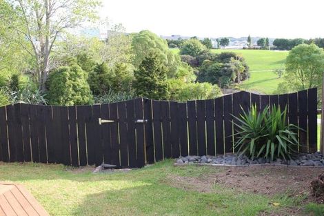 Photo of property in 2/21 Glanworth Place, Dannemora, Auckland, 2016