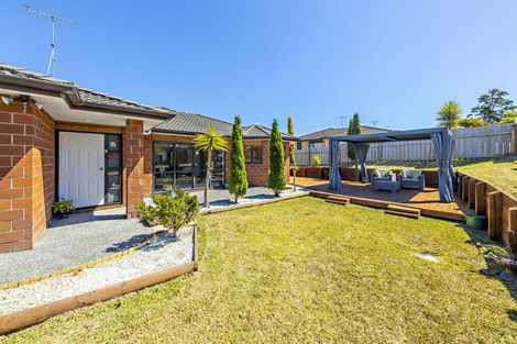 Photo of property in 28 Saralee Drive, Manurewa, Auckland, 2105