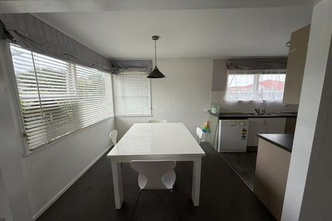 Photo of property in 21 Minaret Drive, Bucklands Beach, Auckland, 2014
