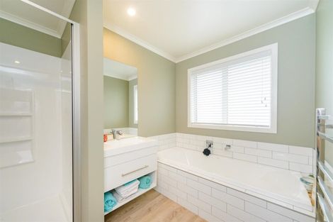 Photo of property in 19 George Street, Bulls, 4818