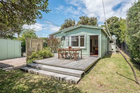 Photo of property in 2 Hemara Street, Waikanae Beach, Waikanae, 5036