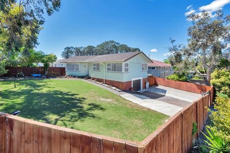 Photo of property in 31 Thornlow Street, Glendene, Auckland, 0602
