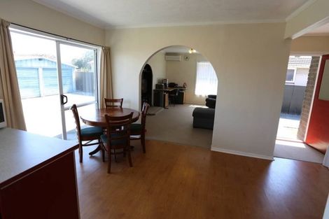 Photo of property in 11 Glenora Place, Hornby, Christchurch, 8042