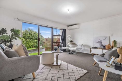 Photo of property in 2/32 Domain Street, Waiuku, 2123