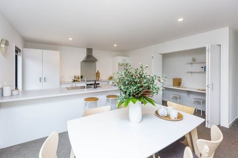 Photo of property in 5 Sunstone Crescent, Brown Owl, Upper Hutt, 5018