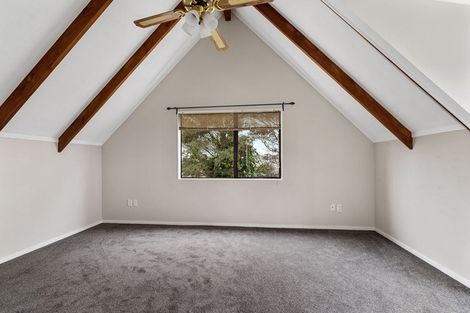 Photo of property in 2/92 Target Road, Totara Vale, Auckland, 0629