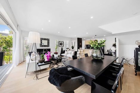 Photo of property in 39b Rutherford Terrace, Meadowbank, Auckland, 1072