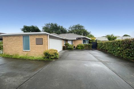 Photo of property in 2/66 Middlepark Road, Sockburn, Christchurch, 8042