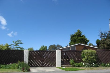 Photo of property in 14 Somerset Place, Woodend, 7610