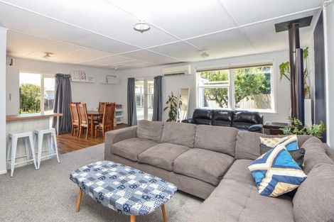 Photo of property in 10 Fairbrother Street, Carterton, 5713