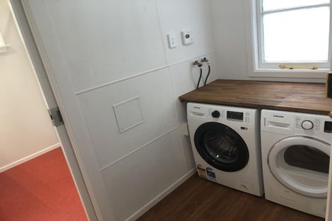 Photo of property in 13 Cave Road, Houghton Bay, Wellington, 6023