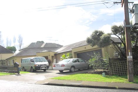 Photo of property in 4 Colmar Road, Mellons Bay, Auckland, 2014