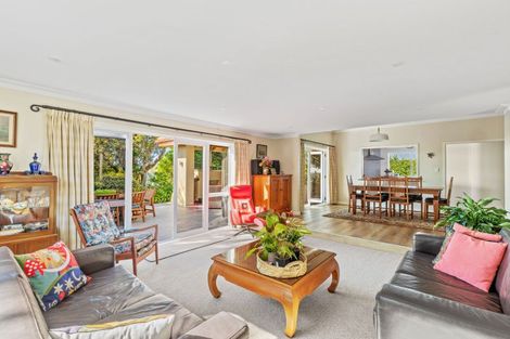 Photo of property in 305 Mangorei Road, Merrilands, New Plymouth, 4312