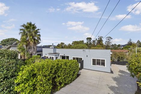 Photo of property in 31 Cockle Bay Road, Cockle Bay, Auckland, 2014