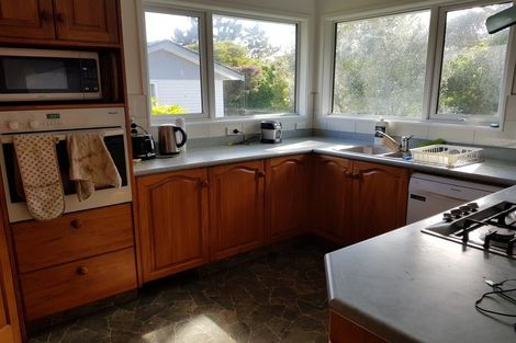 Photo of property in 139 Taylor Terrace, Tawa, Wellington, 5028