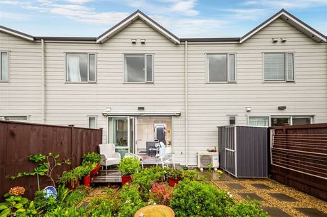 Photo of property in 32 Owen Chapman Drive, Red Beach, 0932