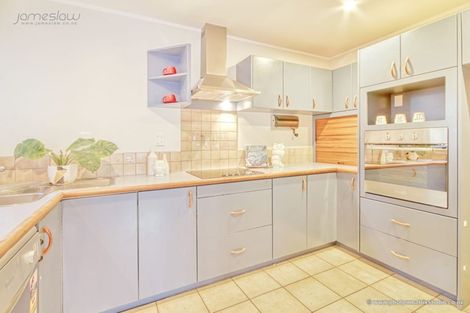 Photo of property in 13a Flanshaw Road, Te Atatu South, Auckland, 0610