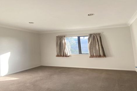 Photo of property in 10 Scarlet Oak Drive, Schnapper Rock, Auckland, 0632