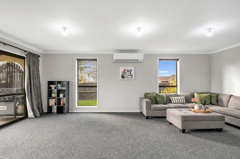 Photo of property in 12 Mchaffies Place, Wainoni, Christchurch, 8061