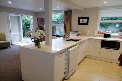 Photo of property in 2/19 Lake Road, Northcote, Auckland, 0627