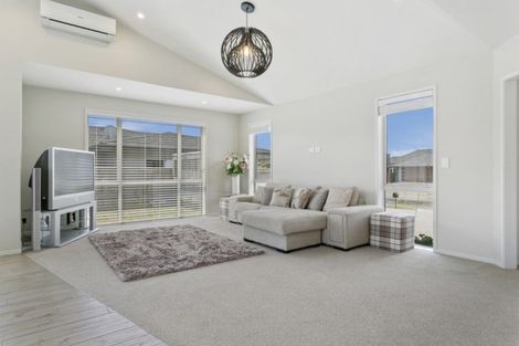 Photo of property in 5 Ernest Kemp Rise, Wharewaka, Taupo, 3330