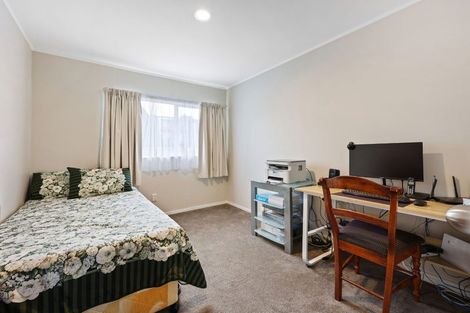 Photo of property in 1/242 Botany Road, Golflands, Auckland, 2013