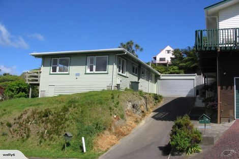 Photo of property in 10 Taka Grove, Normandale, Lower Hutt, 5010