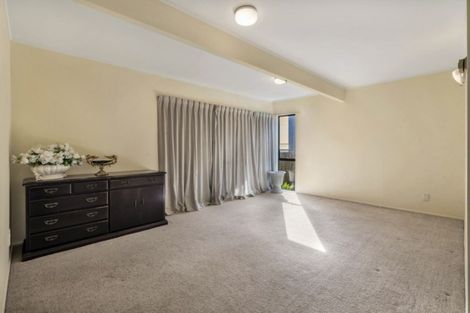 Photo of property in 2/20 Takutai Avenue, Bucklands Beach, Auckland, 2012