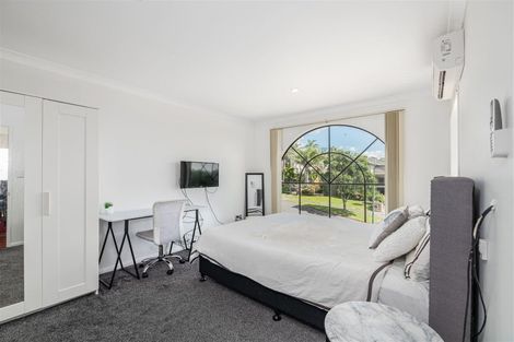 Photo of property in 76 San Valentino Drive, Henderson, Auckland, 0612