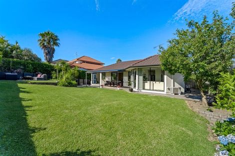 Photo of property in 11 Hugh Green Drive, Pinehill, Auckland, 0632
