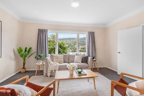 Photo of property in 24 Duncan Street, Tawa, Wellington, 5028