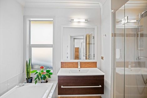 Photo of property in 69 Frye Crescent, Albert Town, Wanaka, 9305