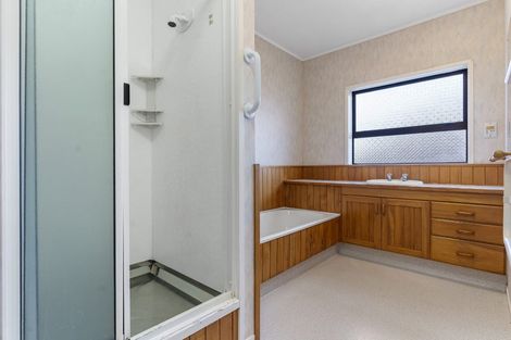 Photo of property in 2/162 Whitford Road, Somerville, Auckland, 2014