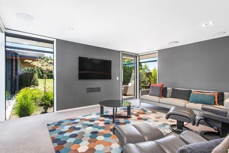 Photo of property in 455 Sawyers Arms Road, Harewood, Christchurch, 8051