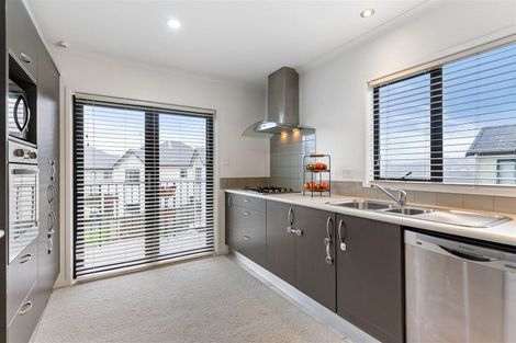 Photo of property in 37 Sonoma Crescent, Oteha, Auckland, 0632