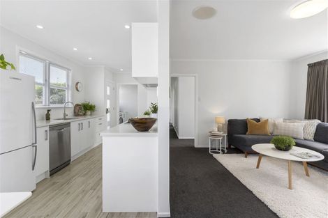 Photo of property in 17b Roseneath Place, Birkdale, Auckland, 0626