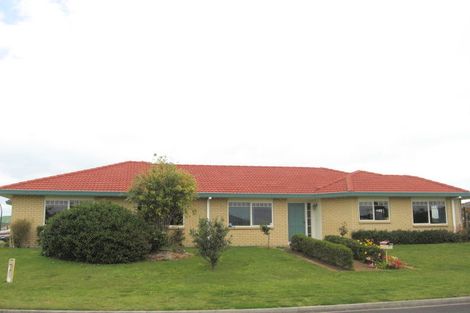 Photo of property in 14 Carlsberg Place, Papamoa Beach, Papamoa, 3118