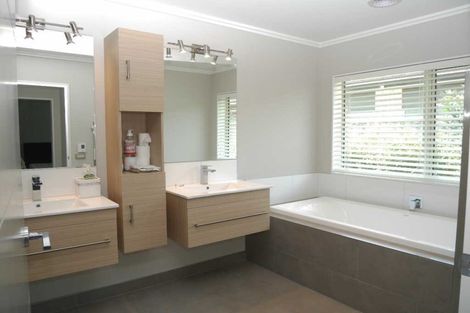 Photo of property in 36 San Priamo Place, Paraparaumu Beach, Paraparaumu, 5032