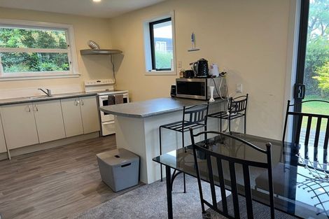 Photo of property in 135 Avonhead Road, Avonhead, Christchurch, 8042