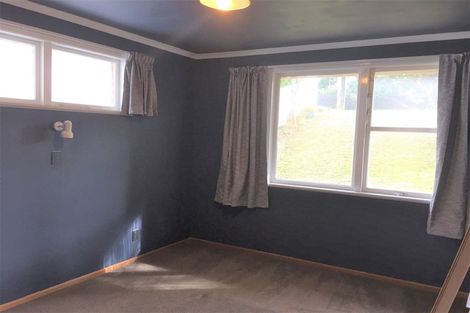 Photo of property in 38 Saint Johns Terrace, Tawa, Wellington, 5028
