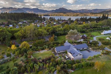 Photo of property in 5 Hollyhock Lane, Wanaka, 9305